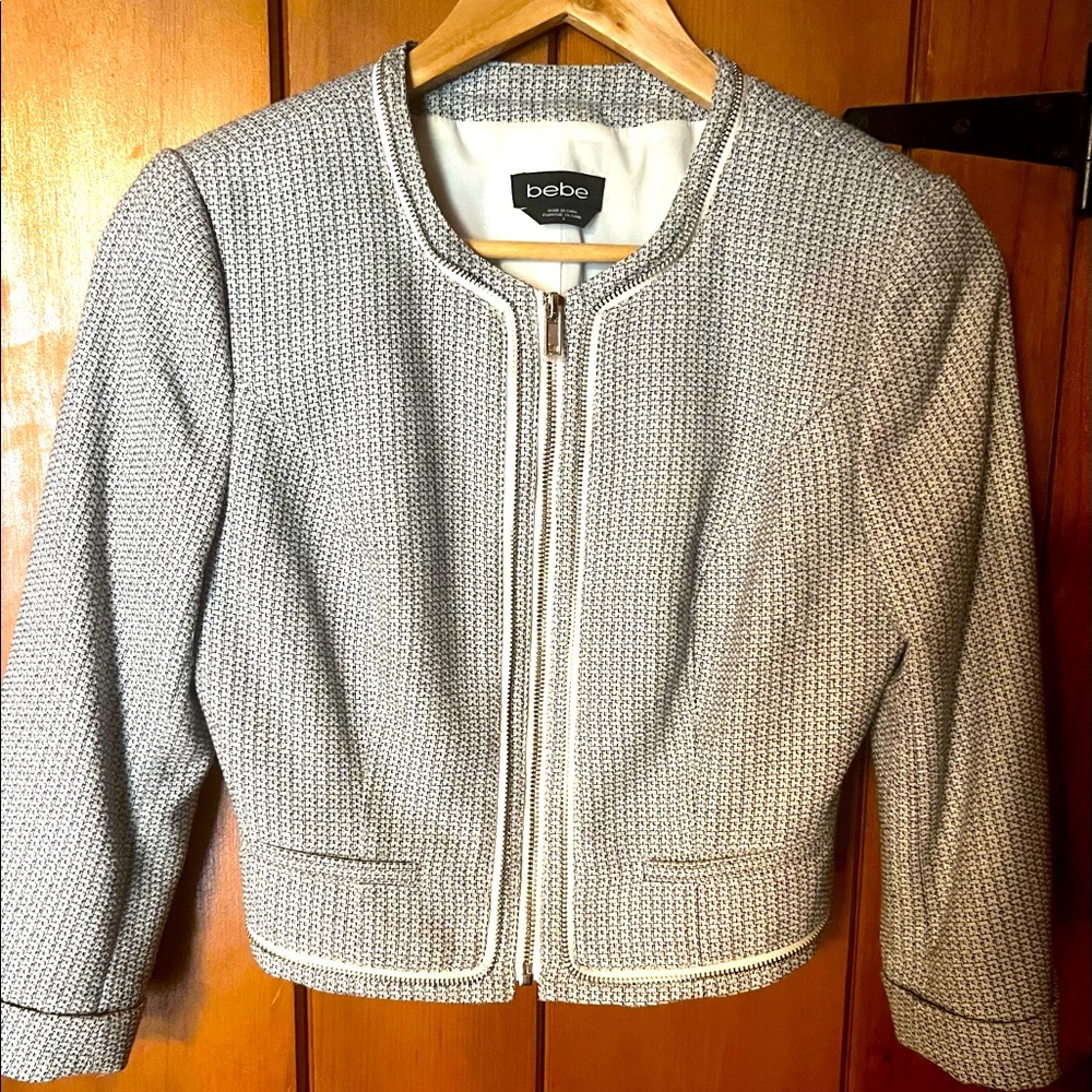 🎊 Bebe Tweed Short Jacket Size 2 with Zipper Embellishments